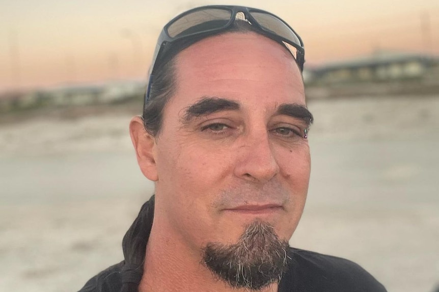 被控谋杀的基思·扬德尔的兄弟听到在闯入者死去前不久传来的枪声