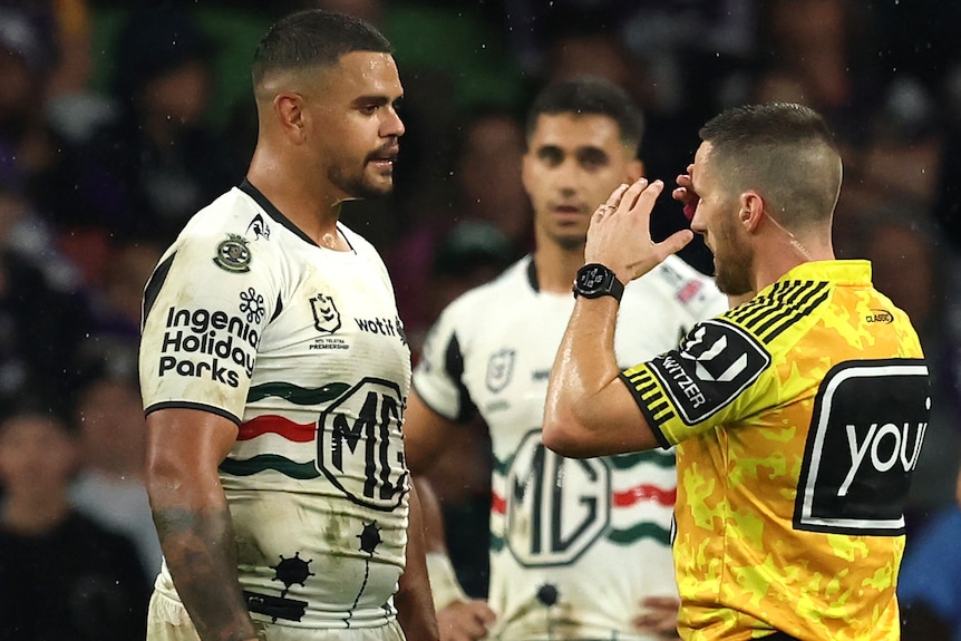 NRL第八轮严打高危擒抱 18名球员被罚离场引热议