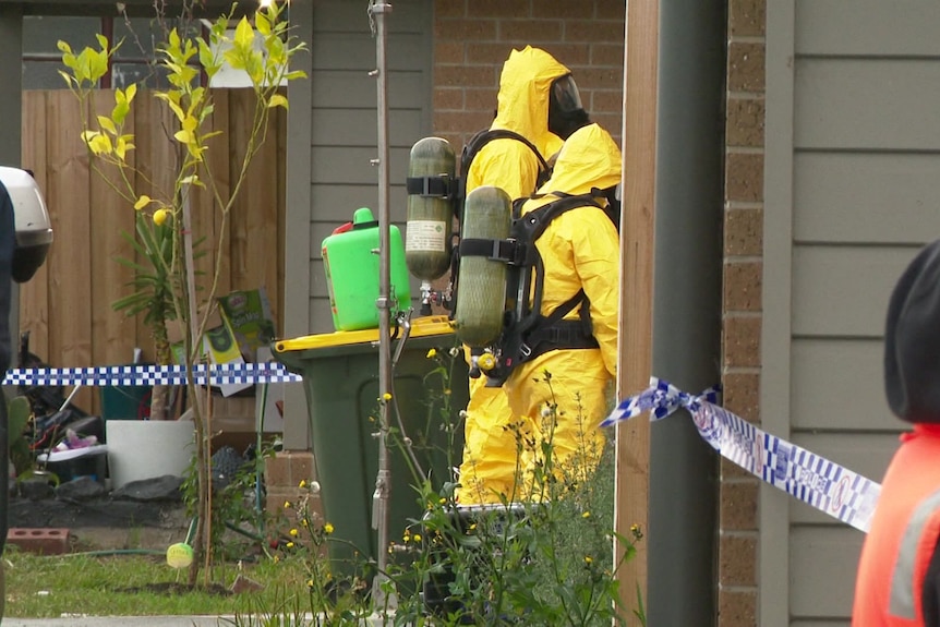 法庭获悉:邻居持锤破门闯入布罗德梅多斯住宅 后发现服药过量受害者