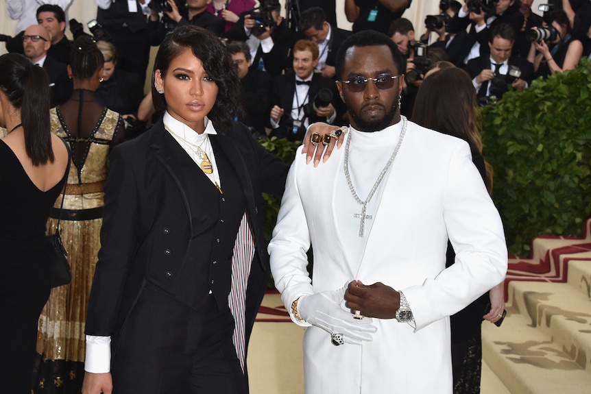 歌手Cassie在Sean "Diddy" Combs刑事庭审中揭露"变态性派对"内幕
