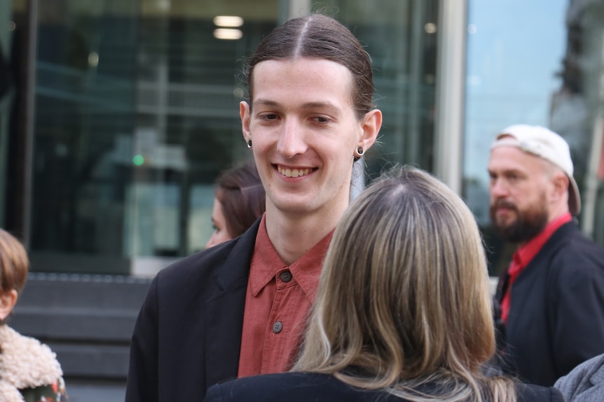 环保抗议者因伍德赛德珀斯总部示威免于监禁