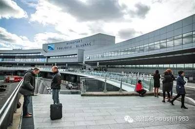 【突发】买法国机场的中国人失踪 ,浪漫部长受牵连